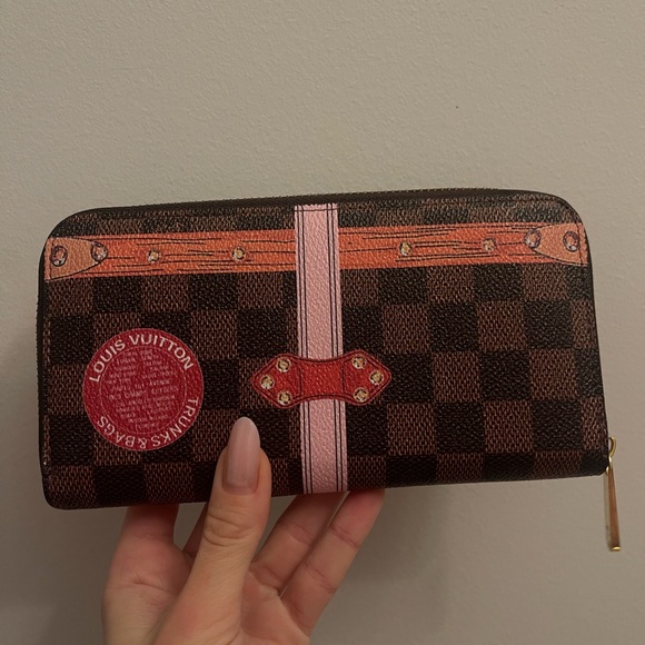 LV MONOGRAM CANVAS WALLET - Picture 2 of 9